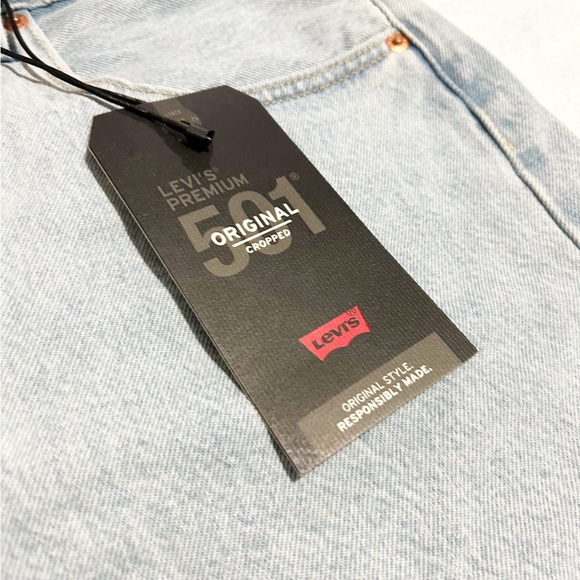 NEW Levi's 501 High Rise Denim Shorts Light Wash Size 31 - Picture 2 of 6